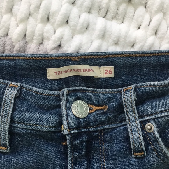 Levi 721 Frayed Denim Shorts - Picture 3 of 3